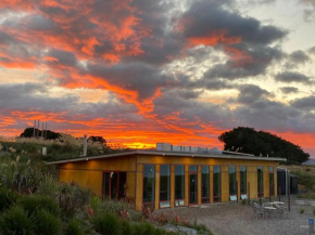 The Cliffs Seaside Lodge